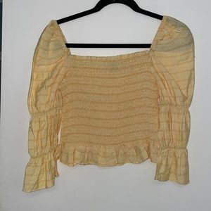 Medium yellow top